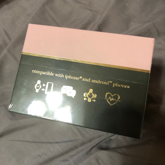 kate spade pink silicone scallop smart watch - Picture 8 of 8